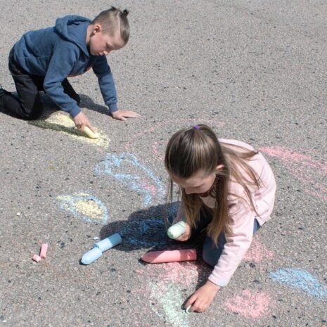 Playbox Straßenmalkreide im Eimer 20 Stk.